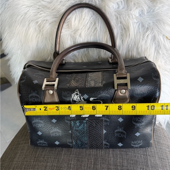MCM vintage Black Lion Satchel - Picture 11 of 16